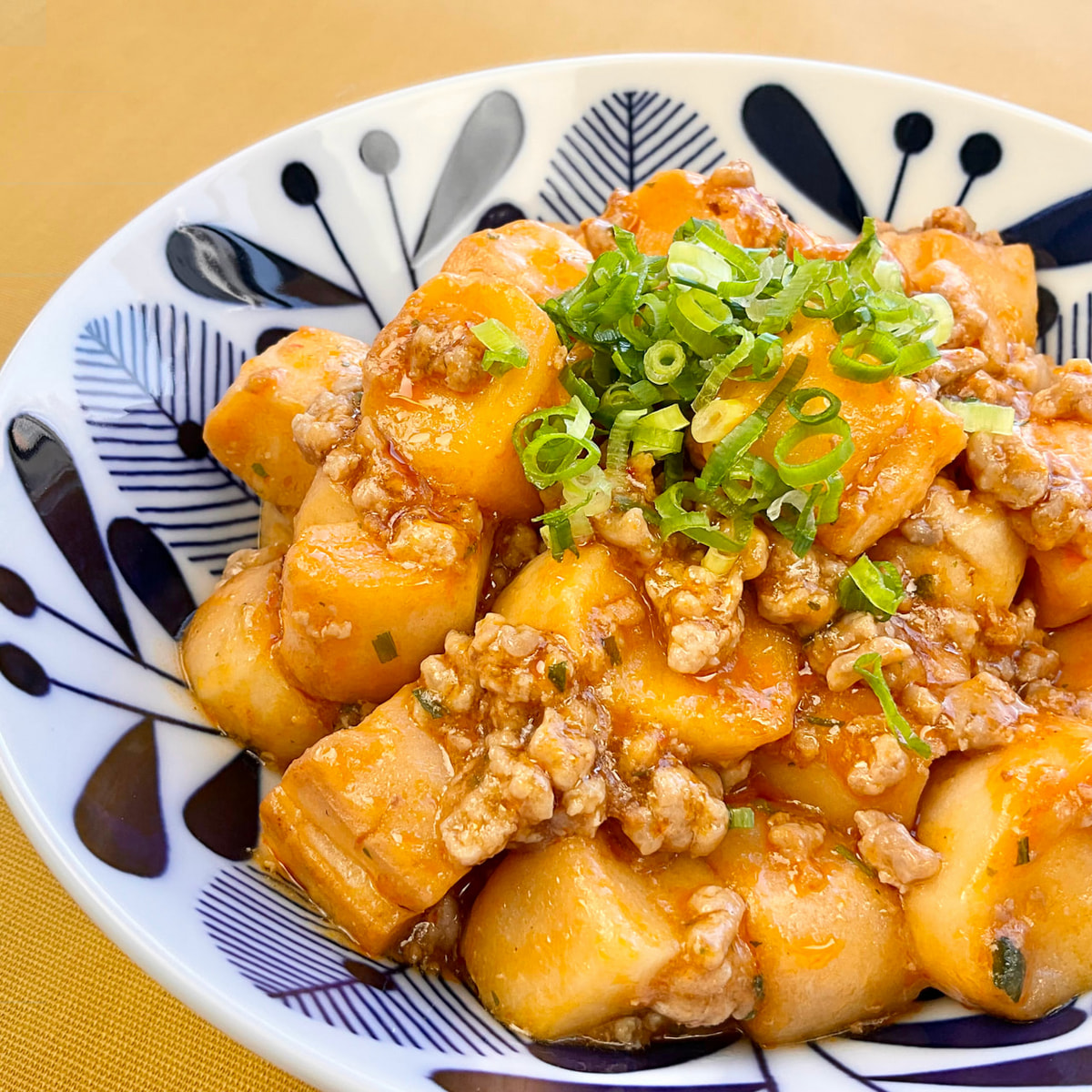 丸美屋の麻婆豆腐の素を使用した肉増しマーボー麸】｜レシピ｜株式会社